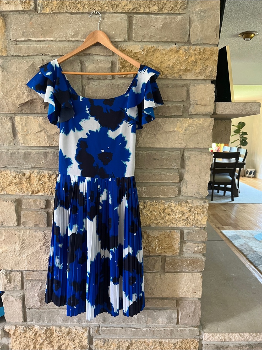Banana Republic Blue, Black, and White Floral Print Pleated Dress Size 14